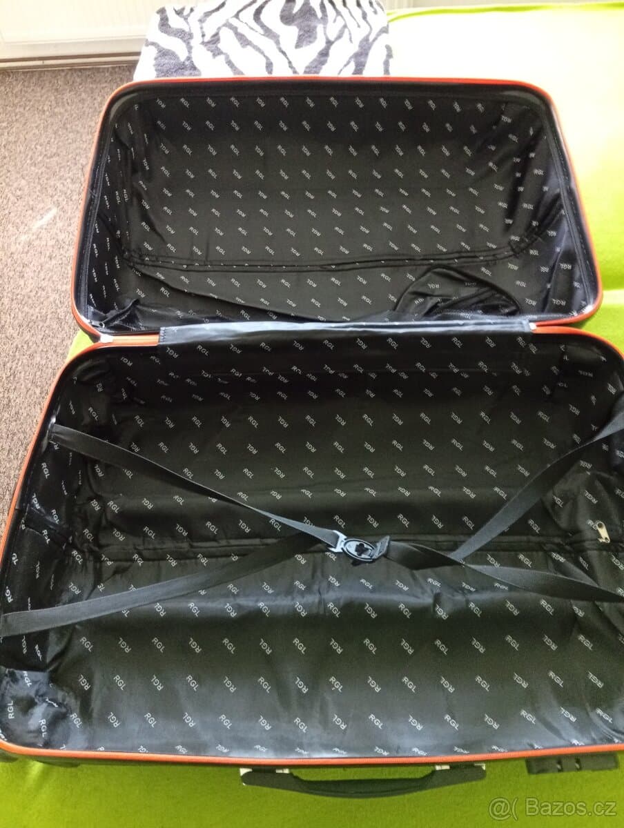 Prodám cestovní kufr xxl . Size 24.