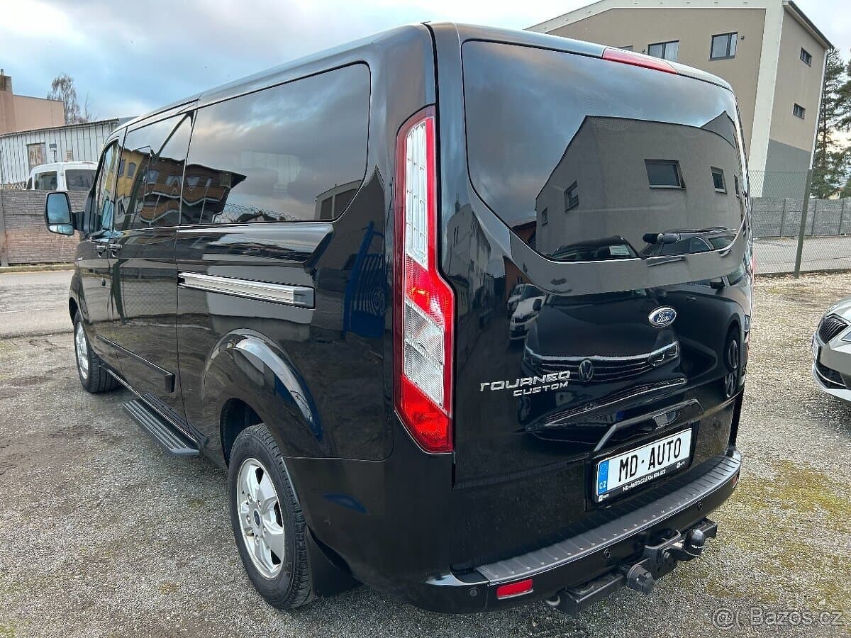 FORD TOURNEO CUSTOM 2.0TDCi 125KW TITANIUM 8 MÍST DPH