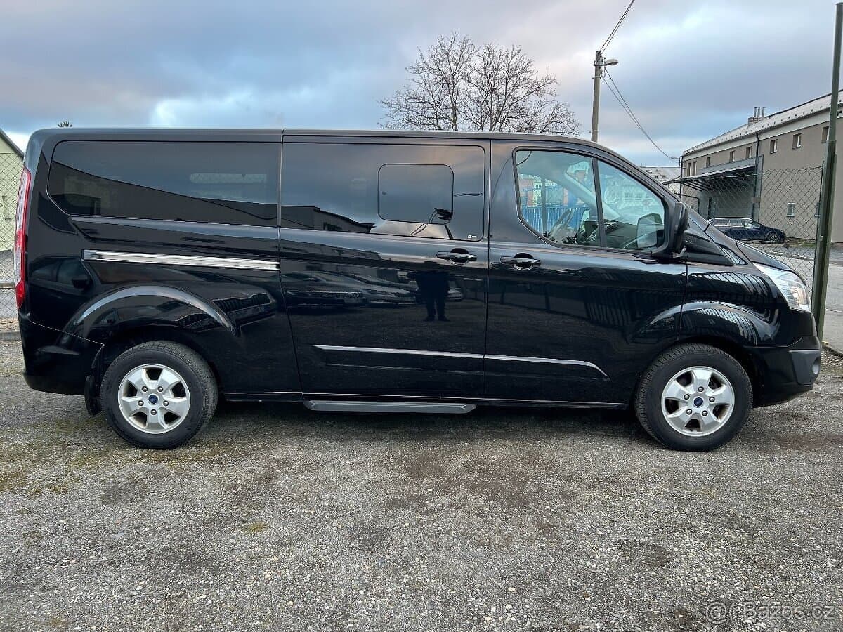 FORD TOURNEO CUSTOM 2.0TDCi 125KW TITANIUM 8 MÍST DPH