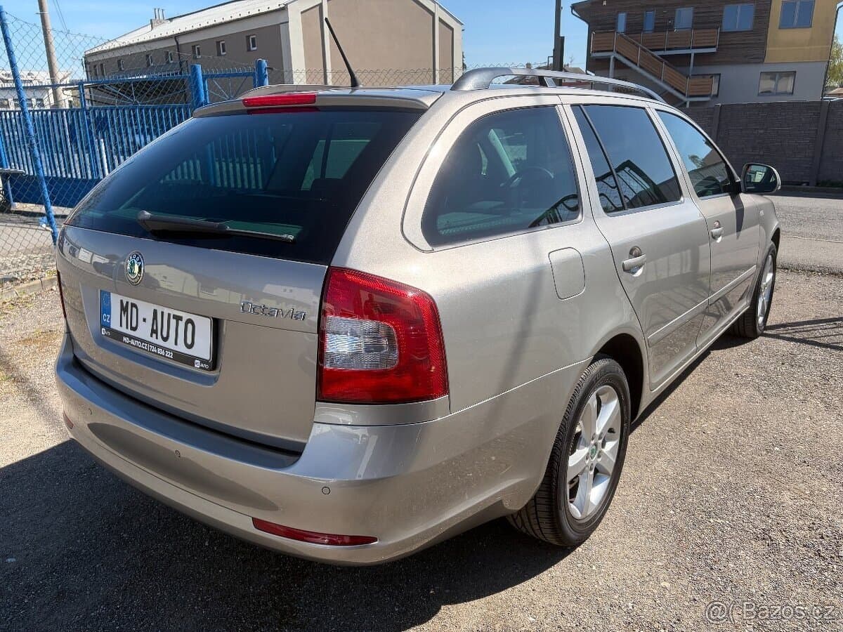 ŠKODA OCTAVIA II FC 1.4TSI 90KW COMBI ELEGANCE XENONY DIGI K