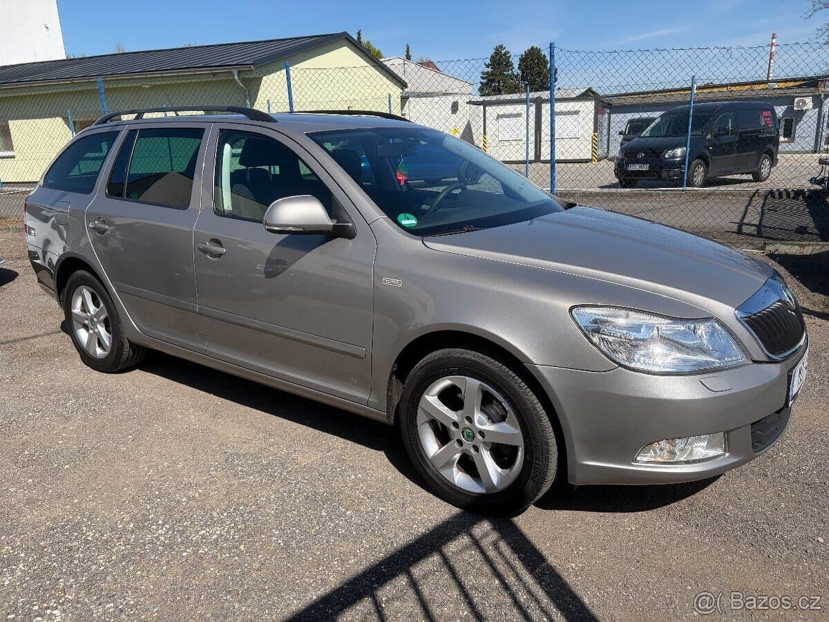 ŠKODA OCTAVIA II FC 1.4TSI 90KW COMBI ELEGANCE XENONY DIGI K
