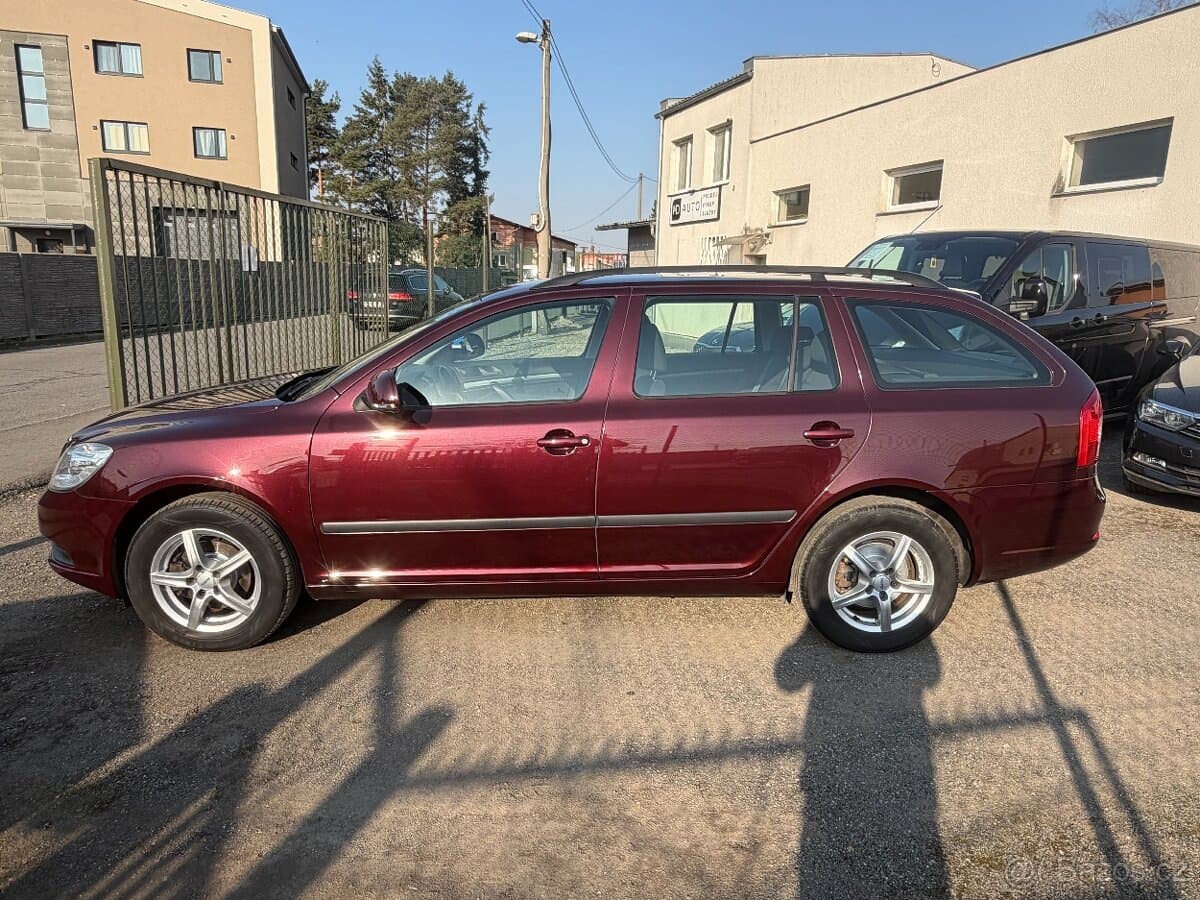 ŠKODA OCTAVIA II FC 1.4TSI 90KW AMBITION COMBI KLIMA SENZORY