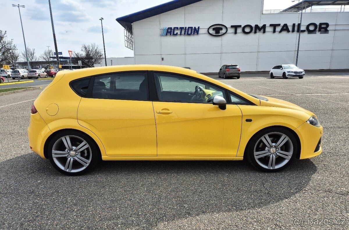 SEAT LEON 2.0TFSI 200-PS FR MANUÁL-NAVIGACE XENON VÝHŘEV -