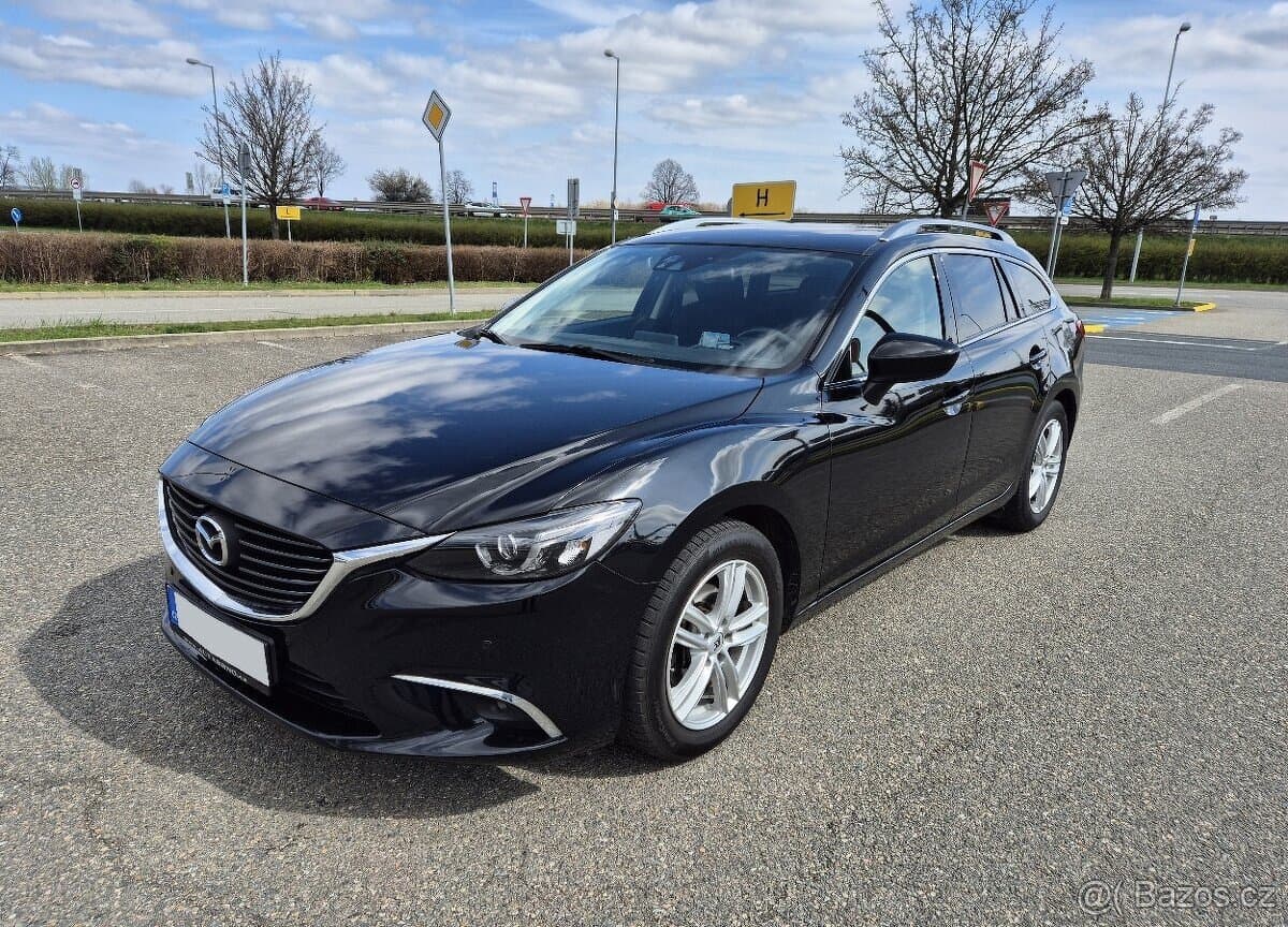 MAZDA 6 2.0i FACELIFT 1.MAJITEL MANUÁL VÝHŘEV TAŽNÉ 2x ALU -