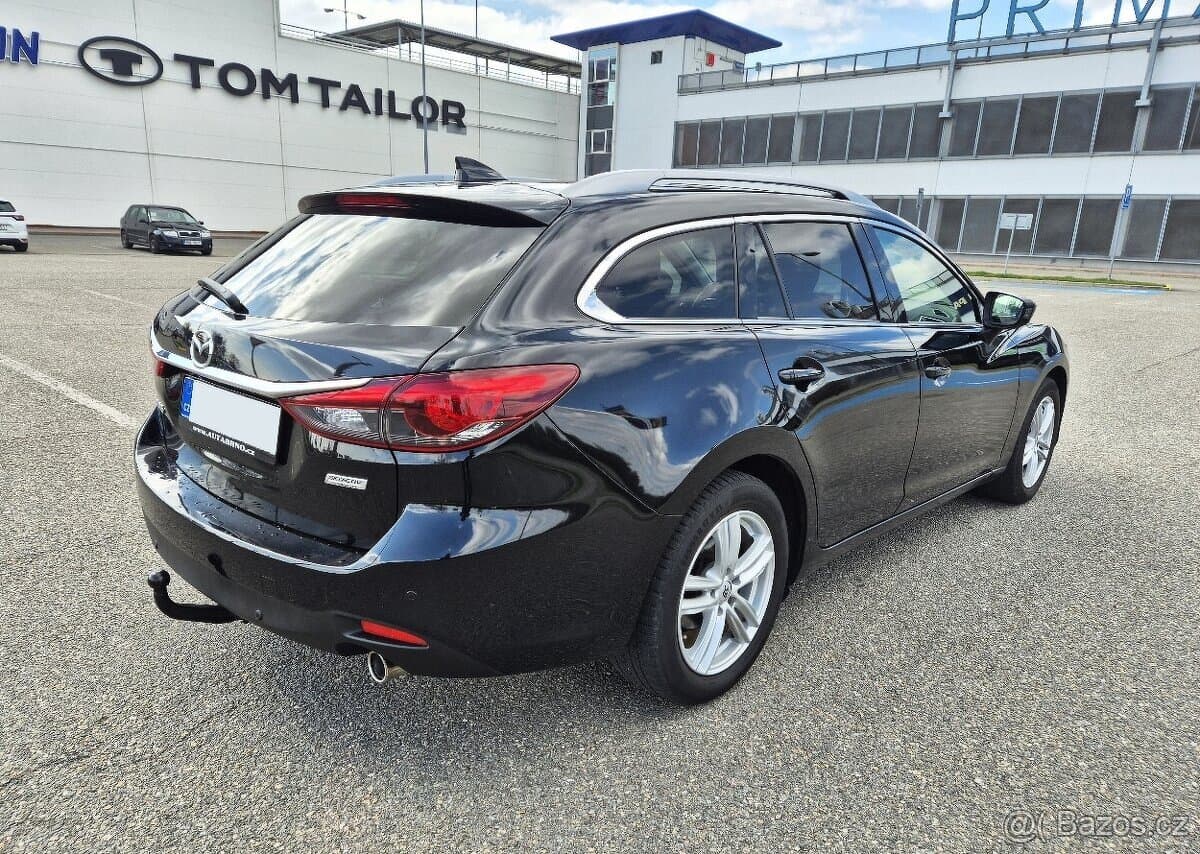 MAZDA 6 2.0i FACELIFT 1.MAJITEL MANUÁL VÝHŘEV TAŽNÉ 2x ALU -