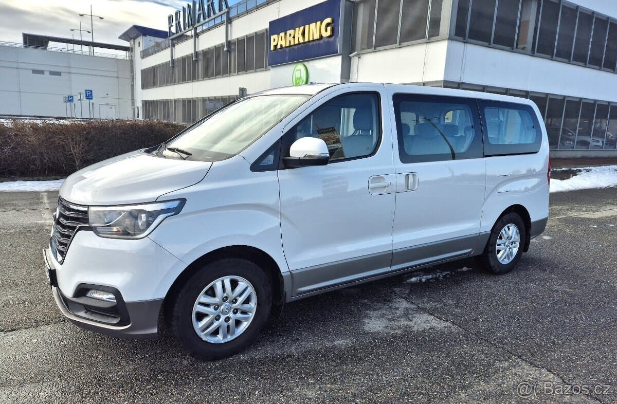 HYUNDAI H1 2.5CDi FACELIFT 2019 1 MAJITEL MANUÁL 8 MÍST TAŽN
