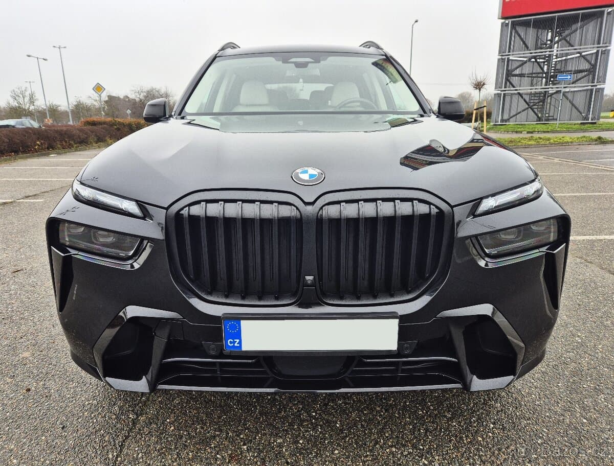 BMW X7 4.0i 1.MAJITEL ČR DPH M - PERFORMANCE -