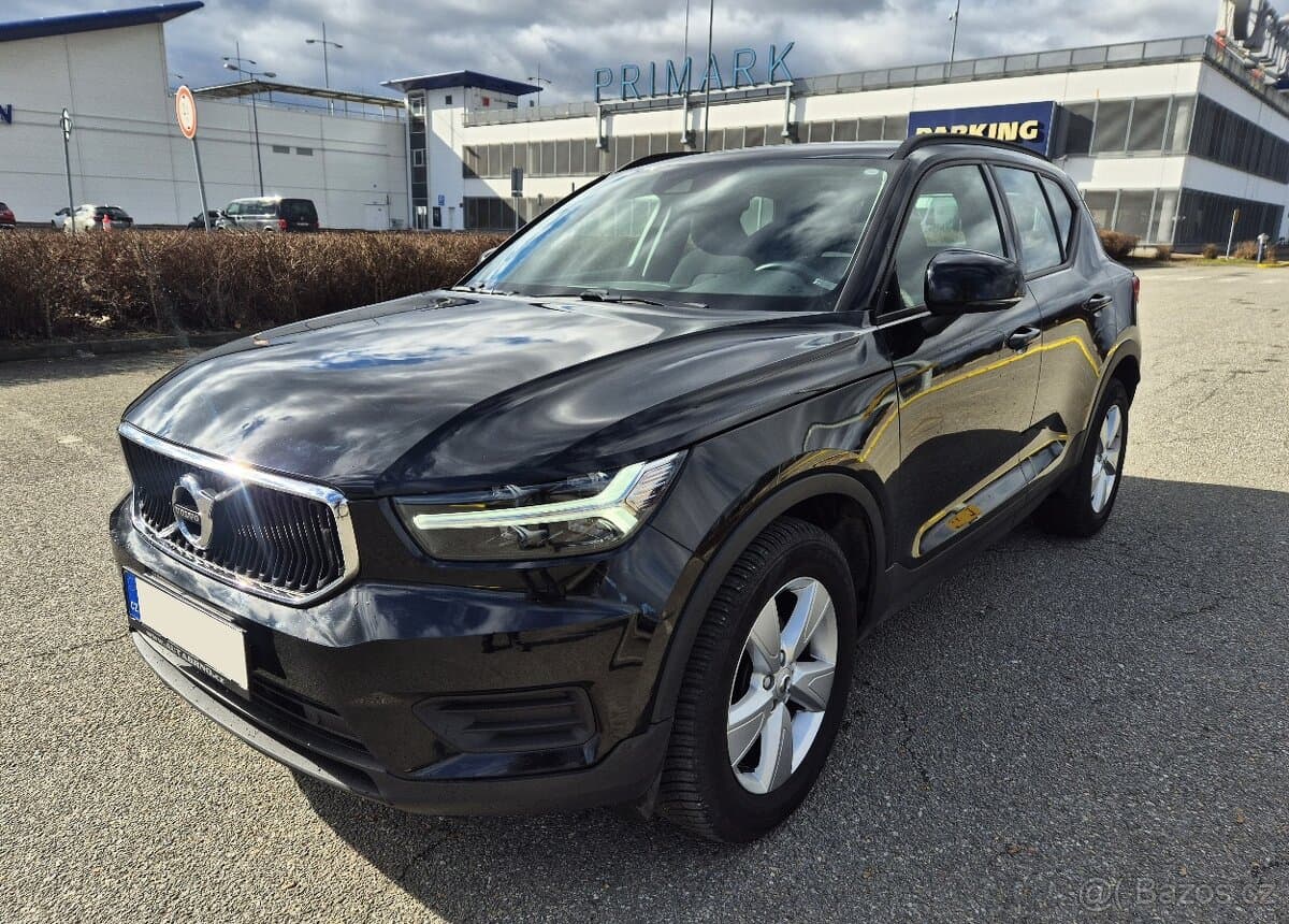 VOLVO XC40 1.5i 163PS ROK 2020 1.MAJITEL LED TEMPOMAT MAUNÁL
