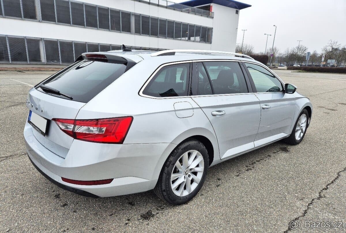 ŠKODA SUPERB 2.0TDI 1 MAJITEL-- ROK 2021 --FULL LED-SERVISKA