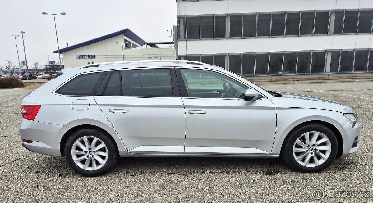 ŠKODA SUPERB 2.0TDI 1 MAJITEL ROK 2021 FULL LED SERVISKA -