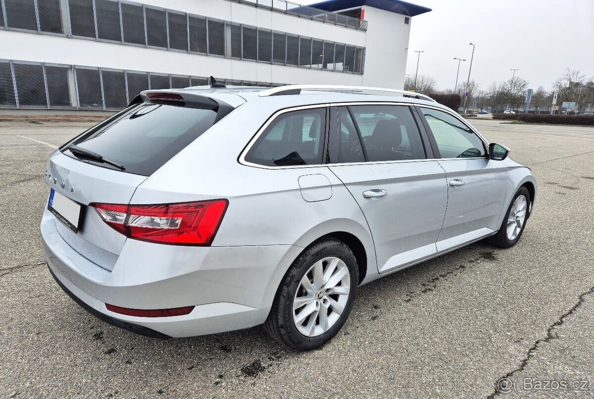 ŠKODA SUPERB 2.0TDI 1 MAJITEL-- ROK 2021 --FULL LED SERVISKA