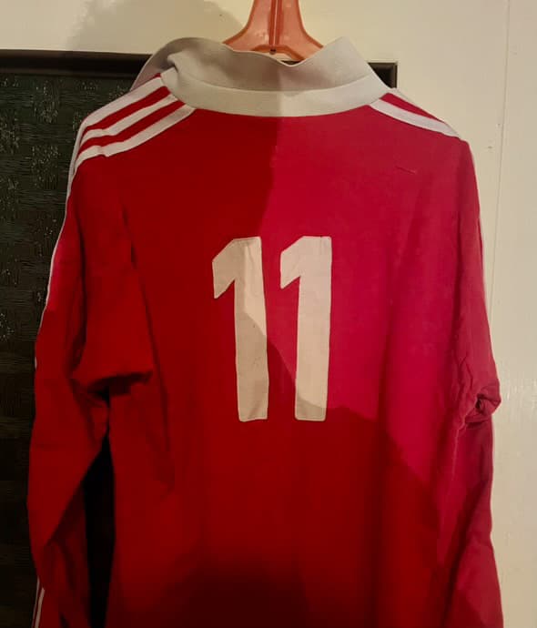 Selling an old Czechoslovak football jersey