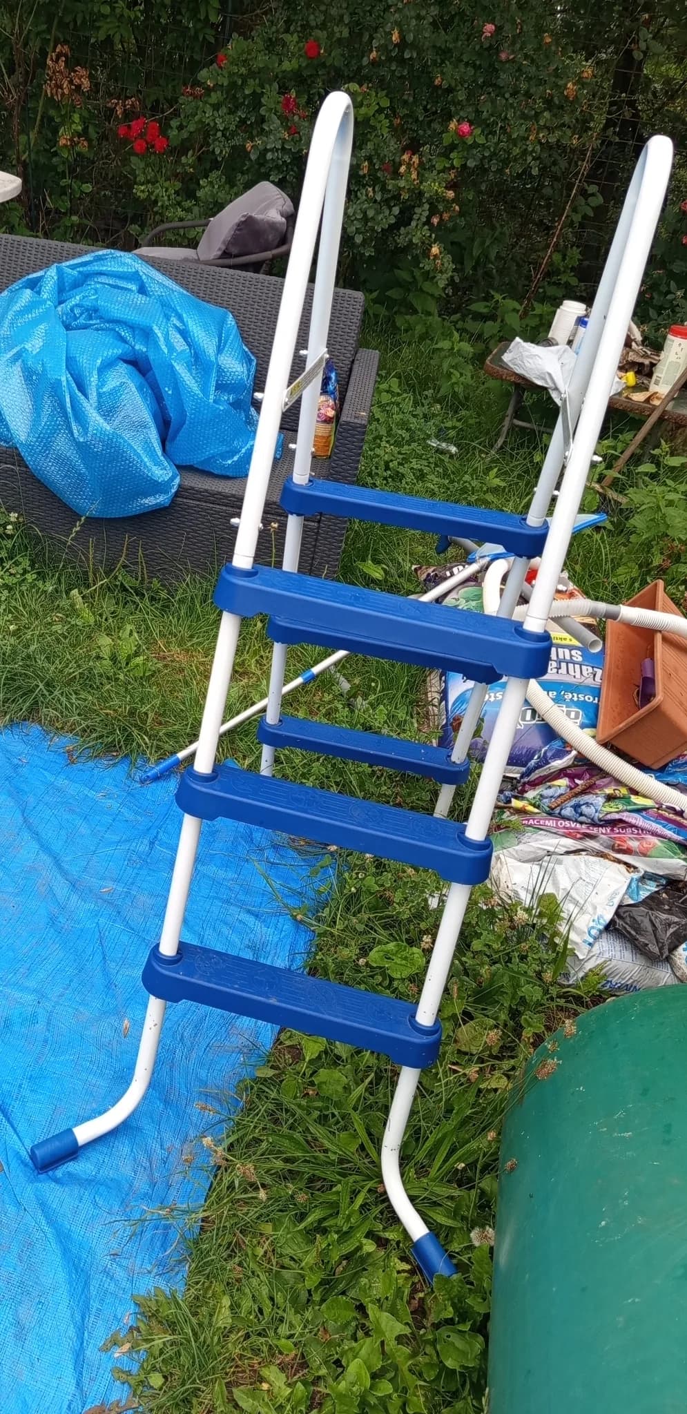 Bazénové schůdky k bazénu v. 107 i vice