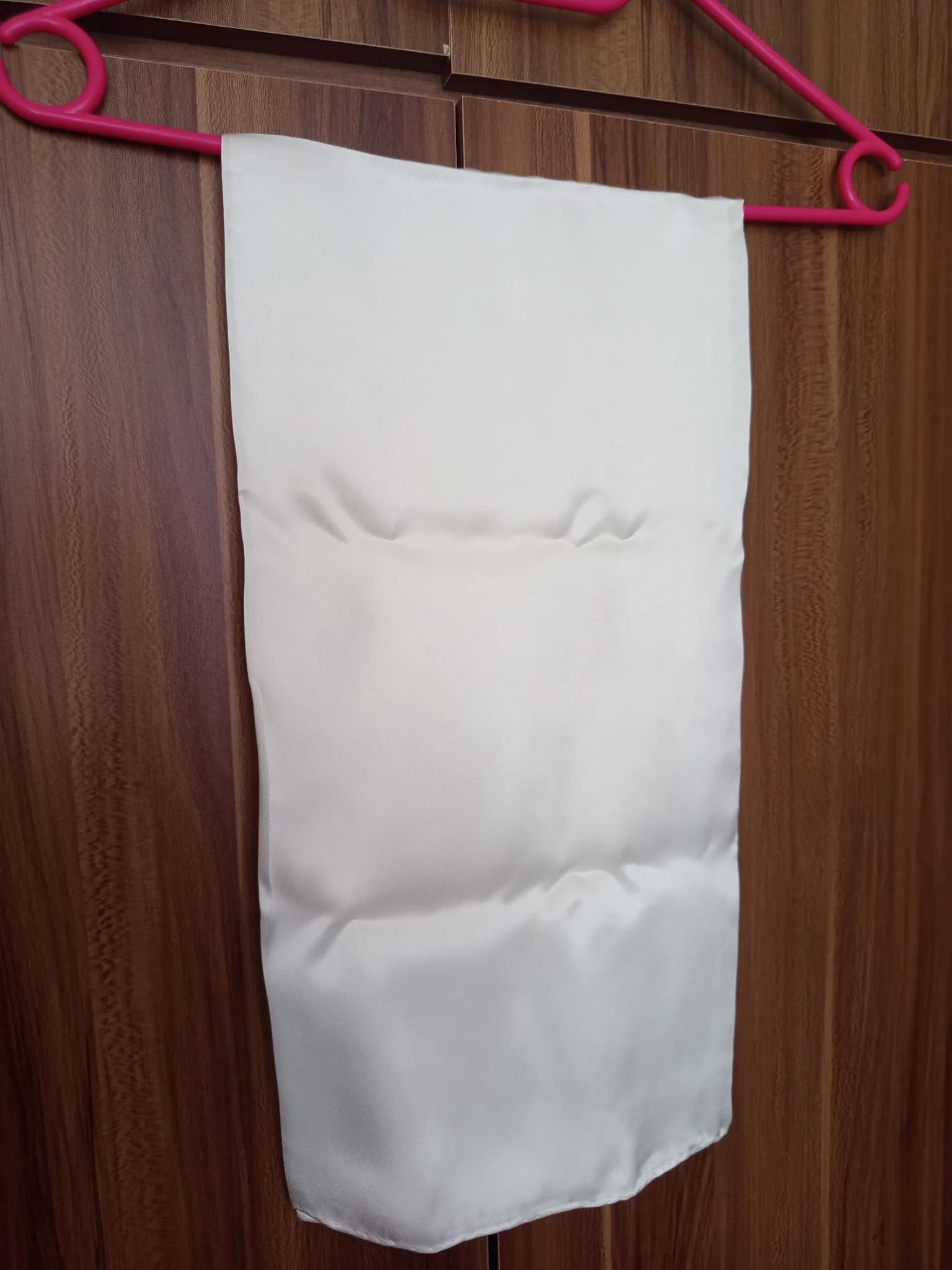 Beautiful white silk scarf 90x90